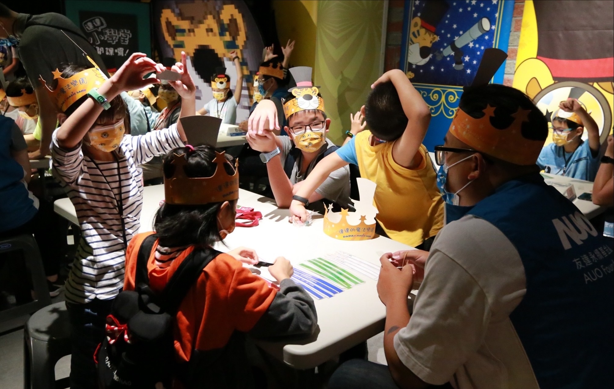 YY易游m6米乐以永续理念推动全人教育计划，内外结盟储备科普教育人才，荣获亚太永续行动奖社会共融面的金奖肯定