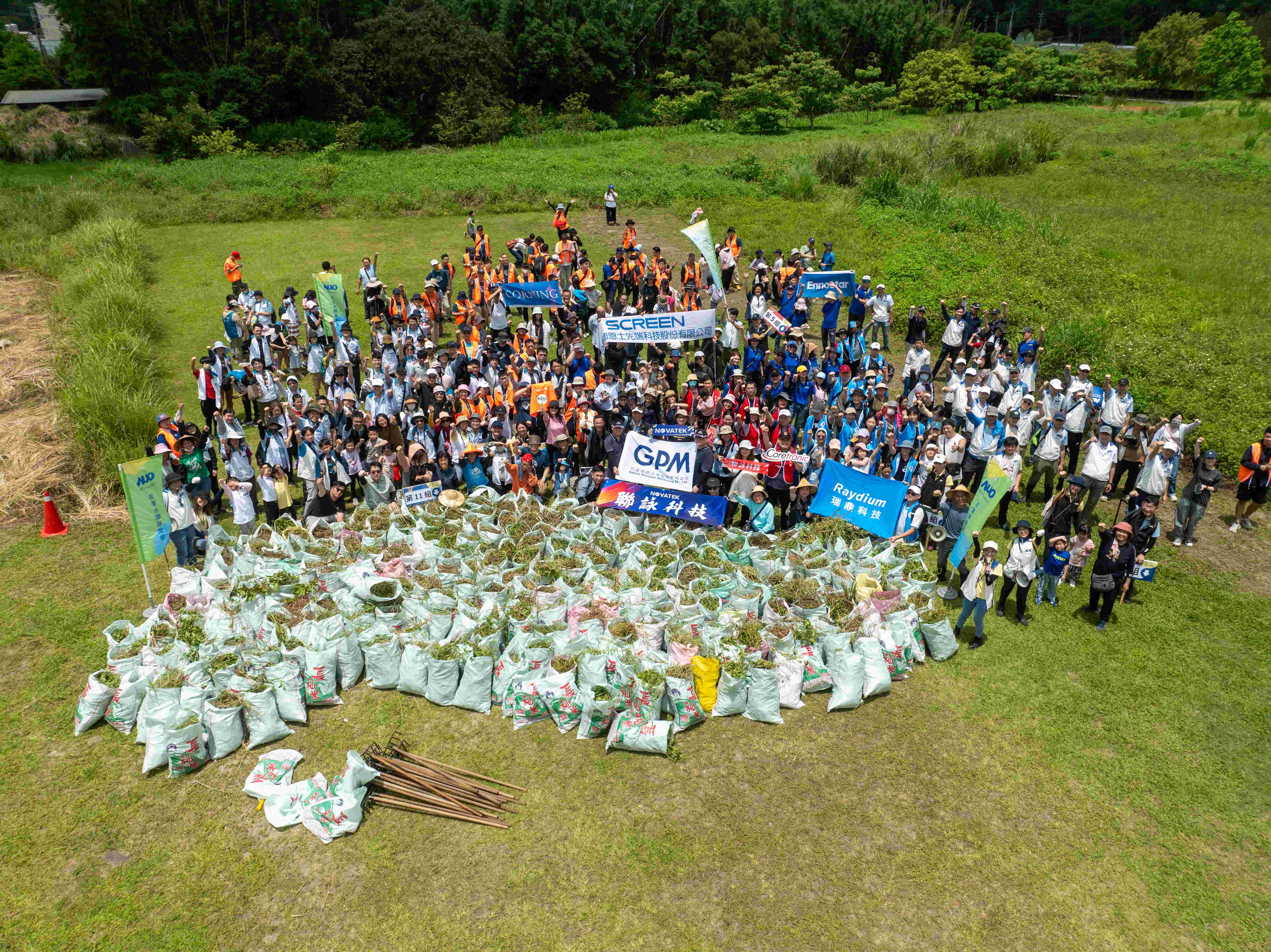 友達永續基金會以行動將永續理念落實在日常生活，並結合各種環保節日與內外部利害關係人共同倡議，持續舉辦「手護台灣綠色堡壘」之生物多樣性倡議系列活動，發揮企業綠色影響力