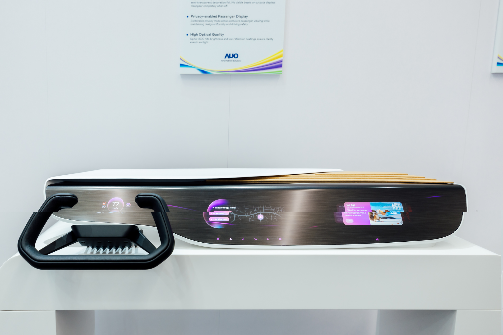 Horizon Intelligent Dash将仪表板、中控信息显示器及乘客信息显示器整合为一个无缝接口，营造端到端的一体化大尺寸显示效果，并透过YY易游m6米乐智慧行动所开发的域控制器启用AI驱动，支持讯号实时诊断与智能空调控制。