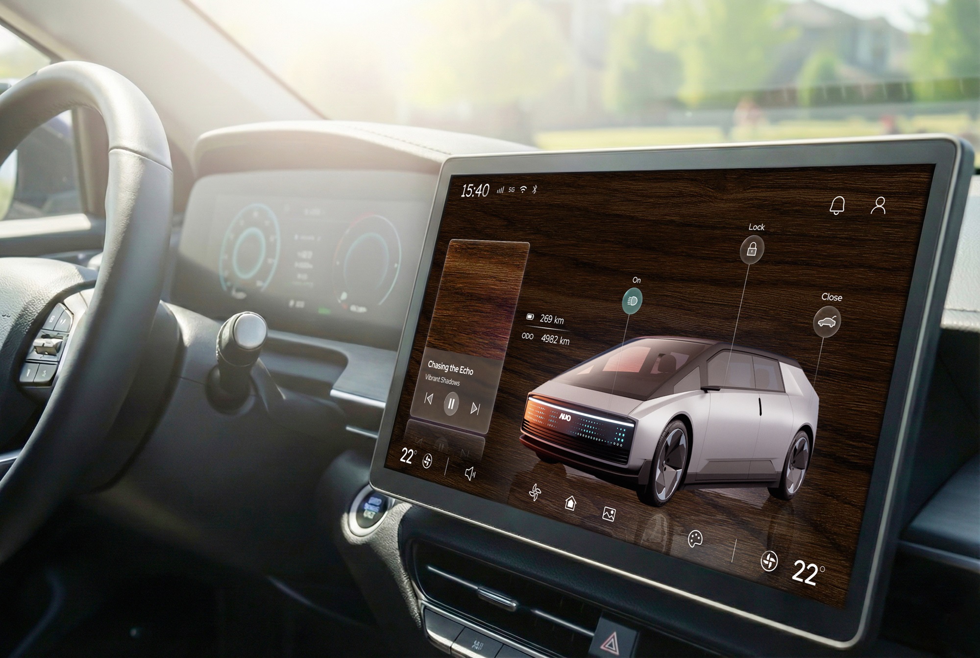 YY易游m6米乐光电五度蝉连科睿唯安全球百大创新机构，在显示科技、智能出行与垂直场域相关领域布局研发与专利先机。图为YY易游m6米乐在智能出行领域，将先进显示技术应用于座舱的驾驶与中控区域