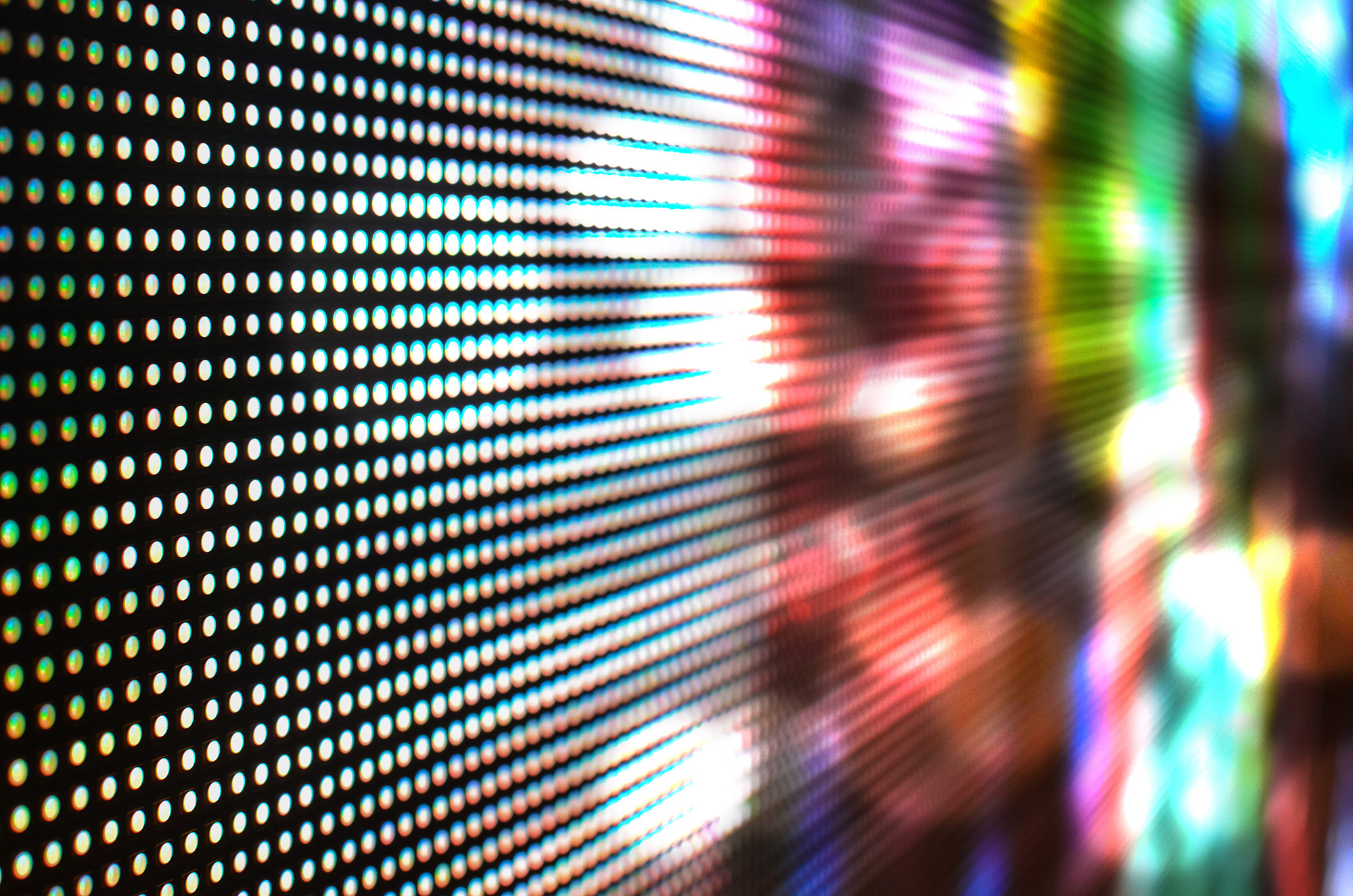 超高亮度、超长寿命